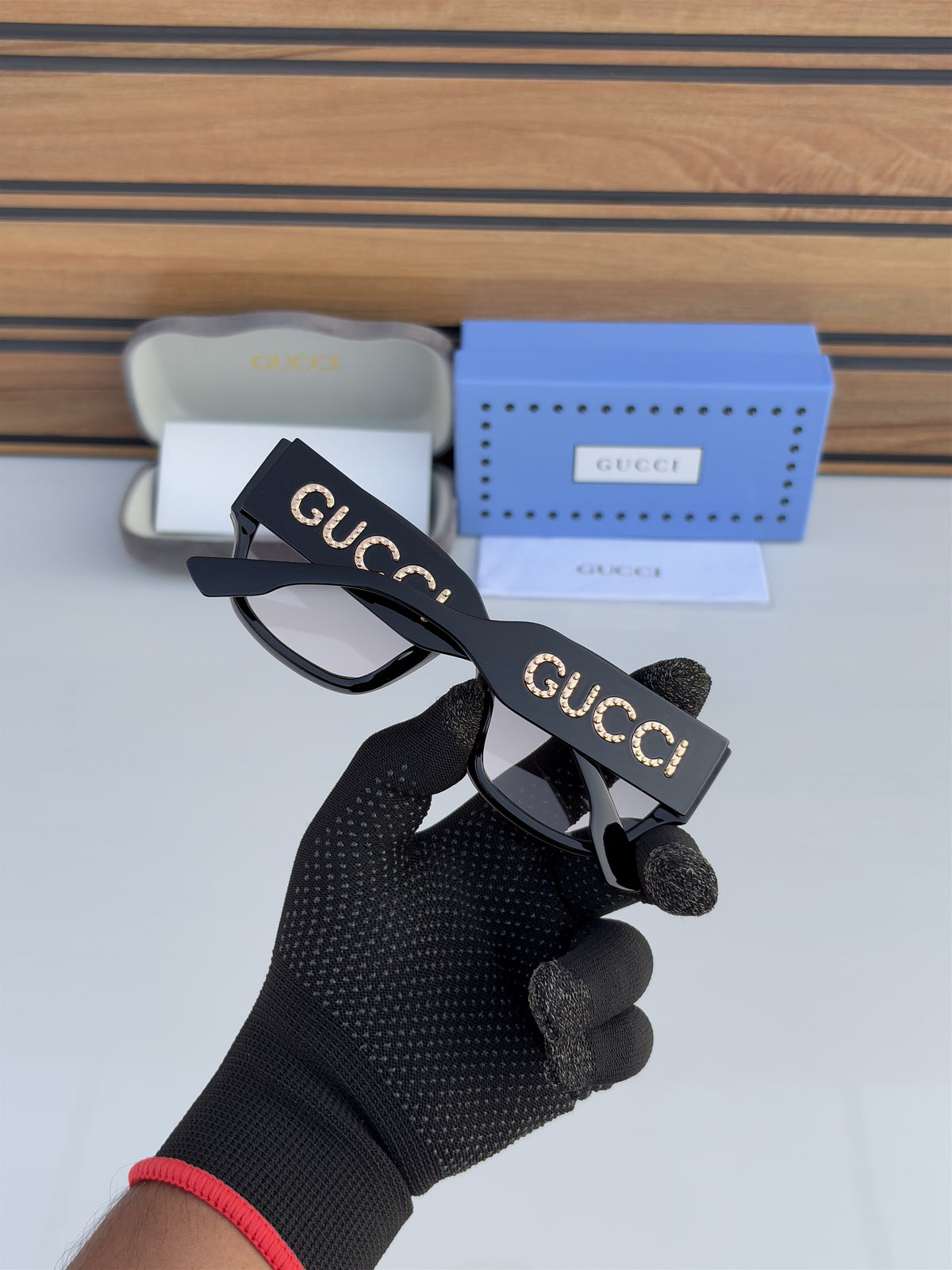 Gucc.i 9811 light shades