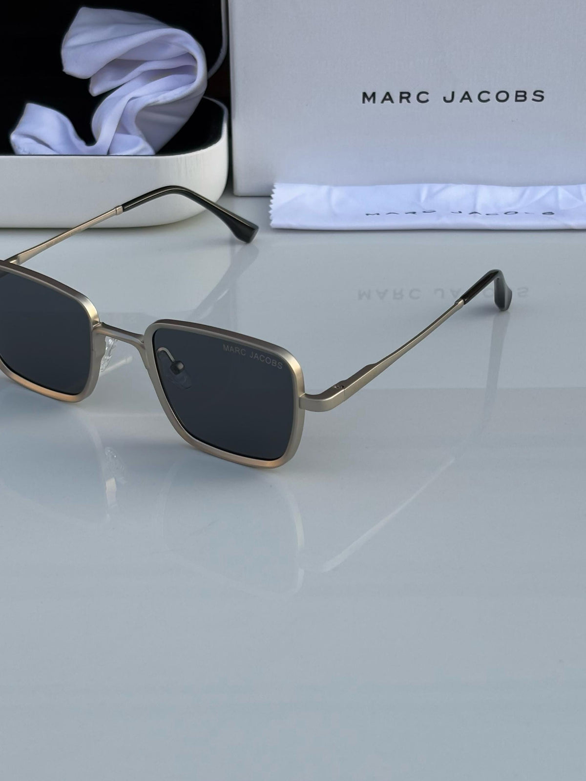 MARCC JACOBBS 507 SILVER BLACK