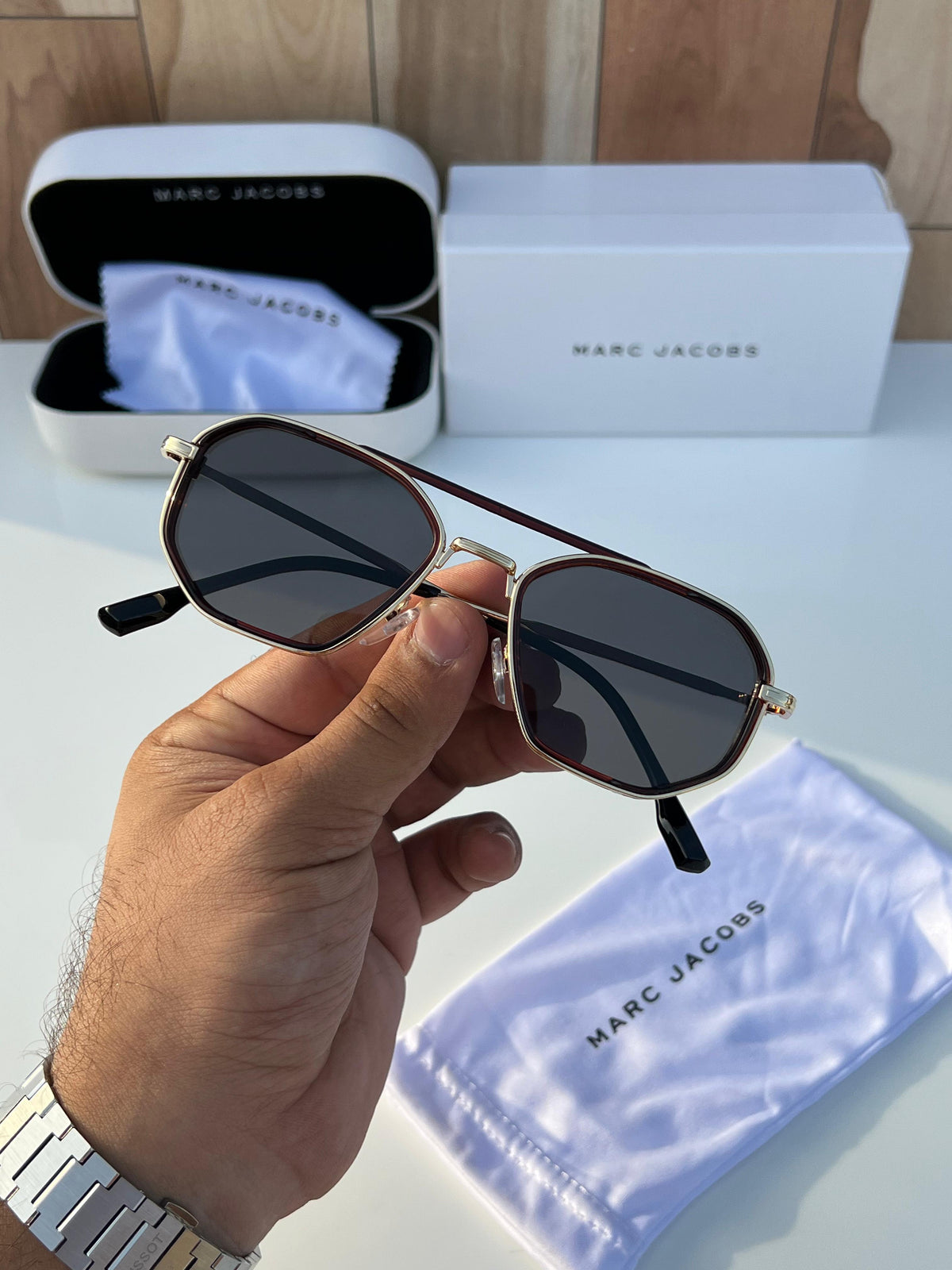 Marcc Jacobss Gold/Brown Luxury Shades