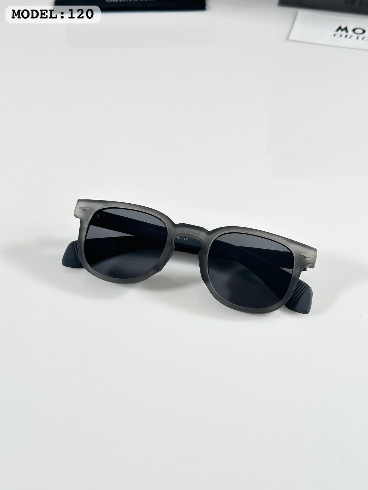 Moscott 120 Grey