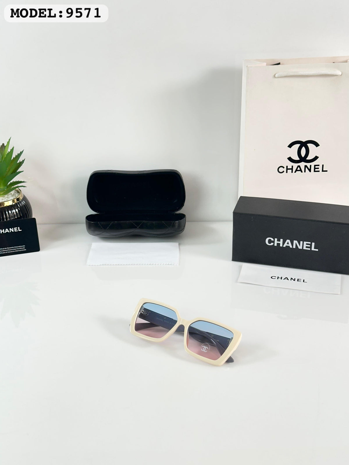 Chanell Women's 9571