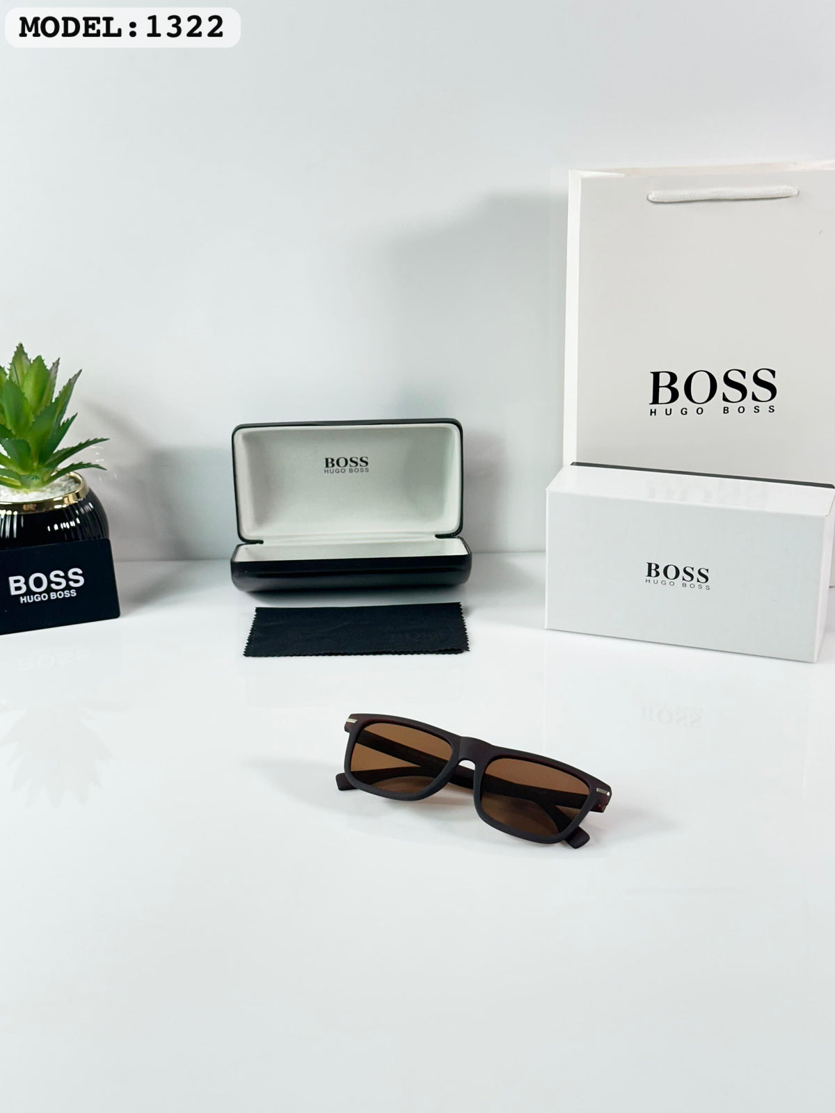 Hugoo Bosss 1322 Brown