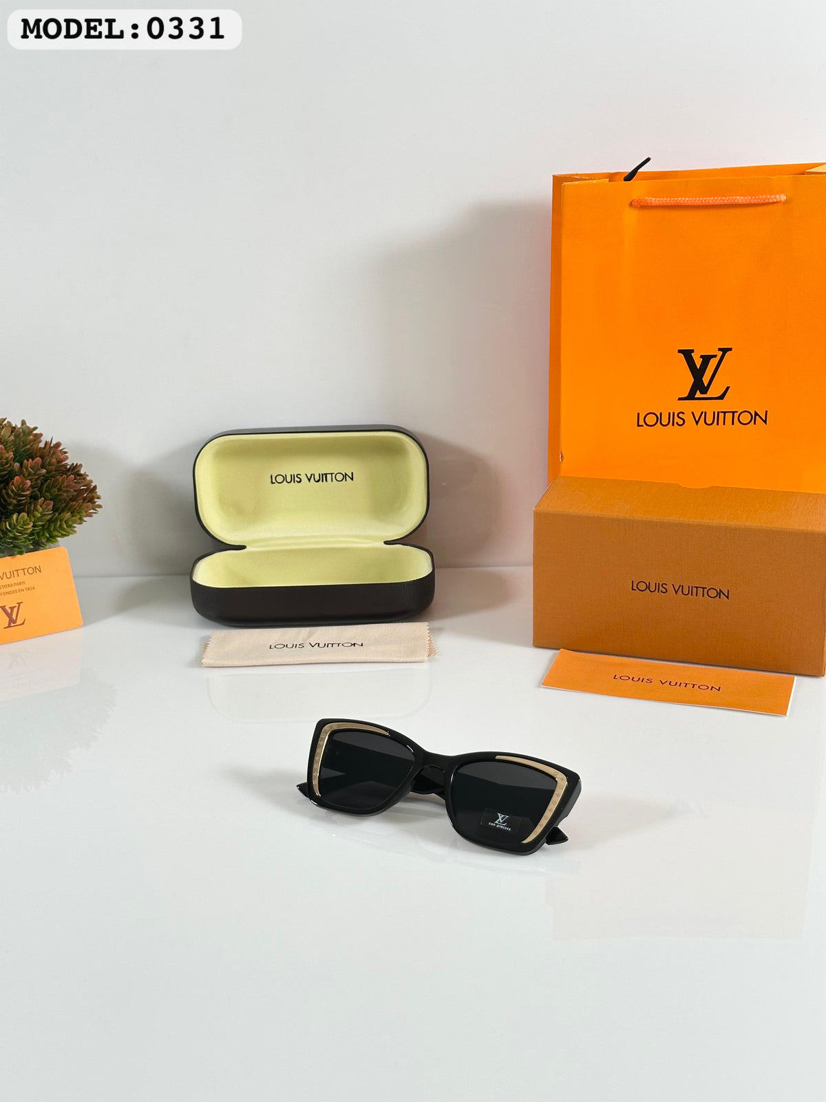 Louis Vuitton Women's 0331