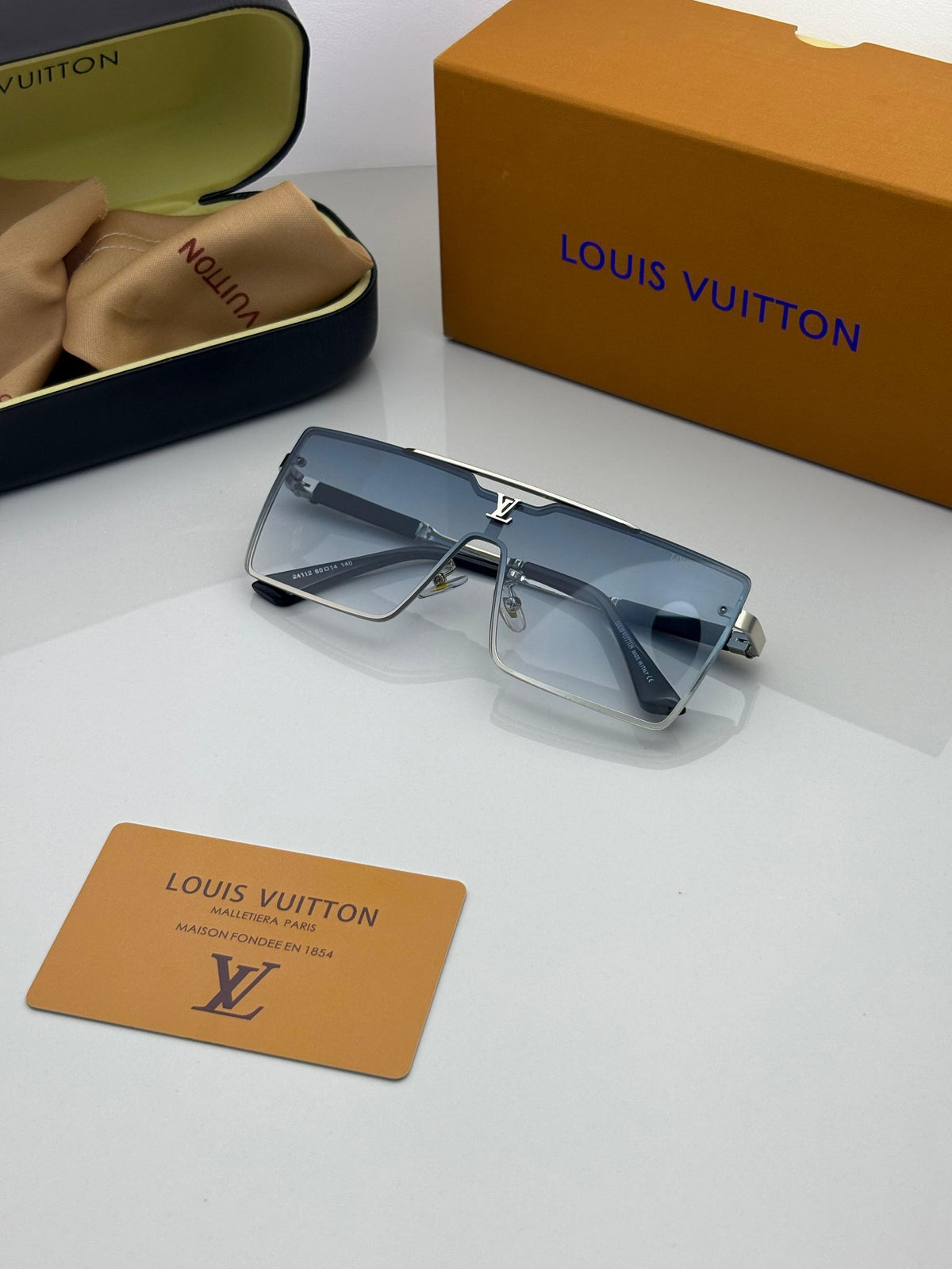 Louiis Vuiiton 24112 Silver Blue