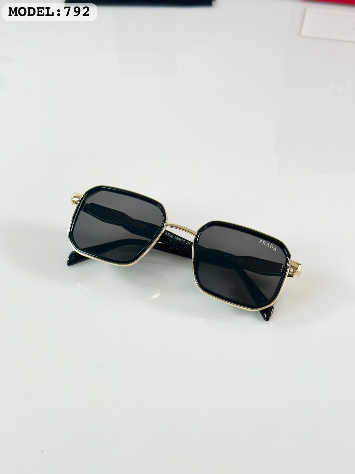 Pradaa 792 Gold/Black