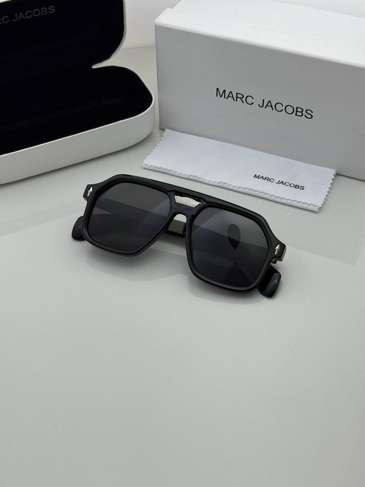 Marcc Jacobs 98408 Black