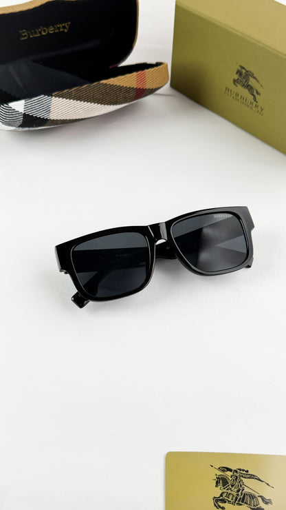 Burrberry Black 4358