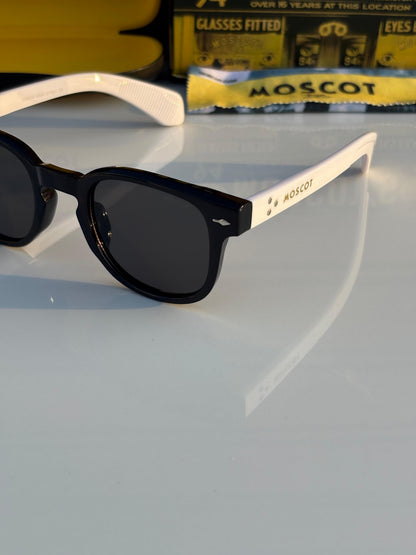 Moscott 120 White/Black