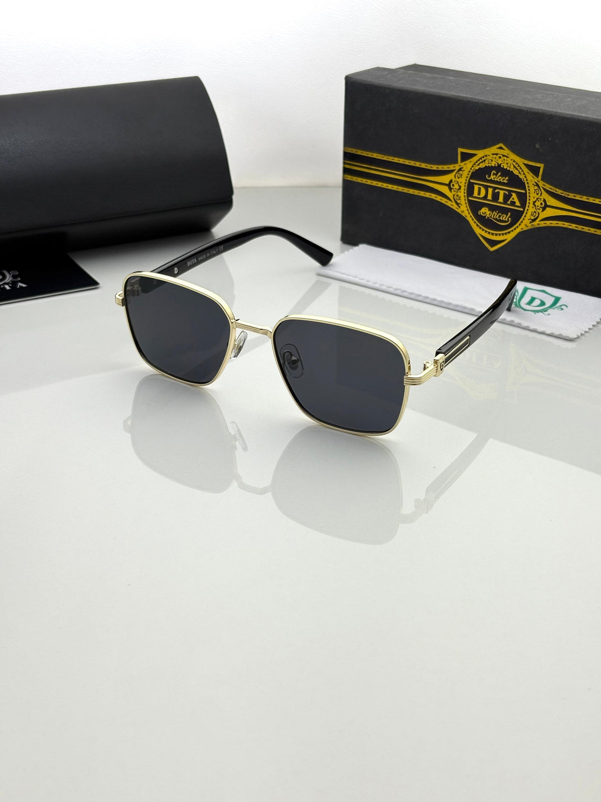 Dita 01 Gold/Black