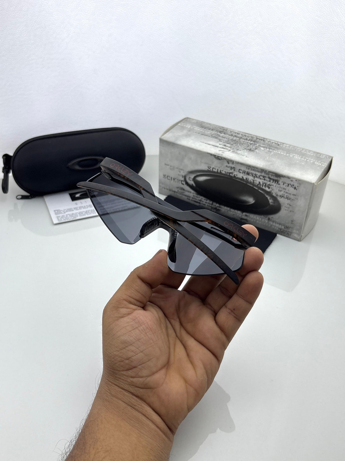 Oakle.y 4929 Black