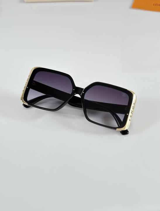 Louis Vuitton Women's 1664 Black DC