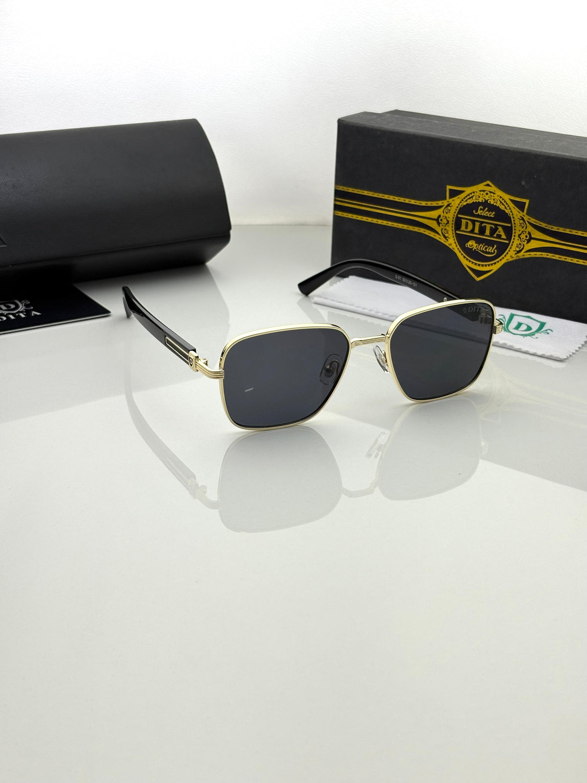 Dita 01 Gold/Black