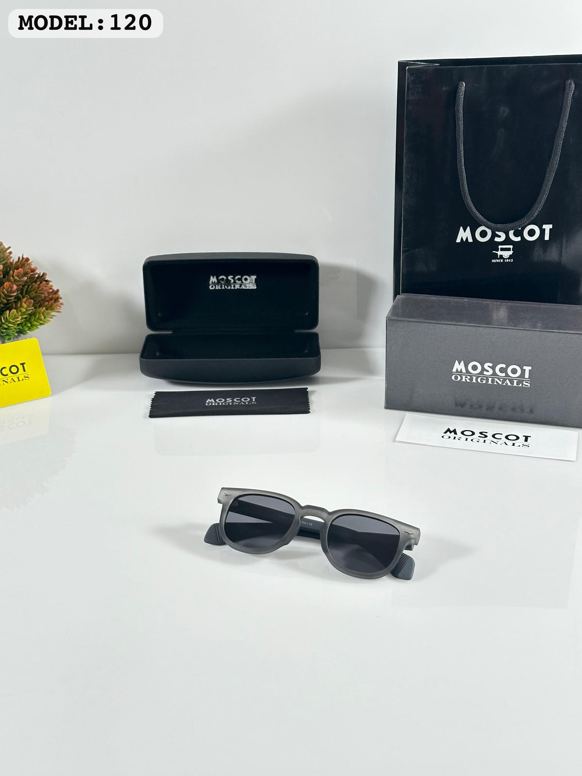 Moscott 120 Grey