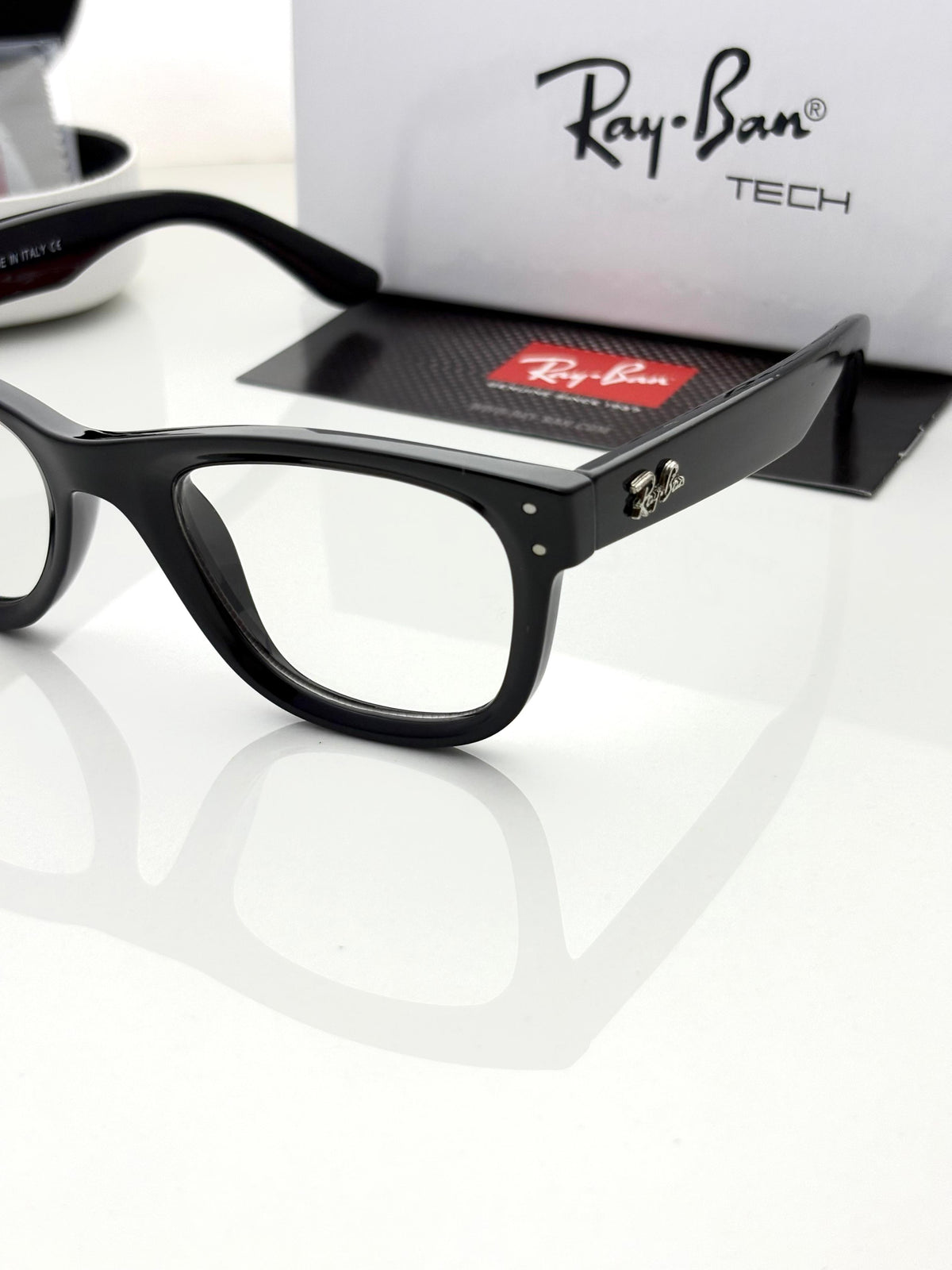 Raybann 0502 Reverse Black Frame