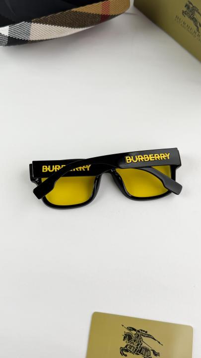 Burrberry 4458 Black Yellow